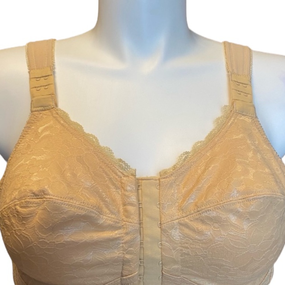 COMFORT CHOICE Bra Nude Color Front Closure Adjustable Straps 38D